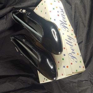 Girls black flats. Vintage